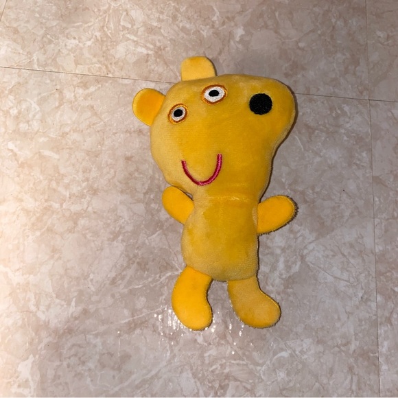 Peppa Pig Yellow Teddy Bear Plush 7" Jazwares Doll Toy Stuffed Animal *No Tags* - Picture 1 of 3